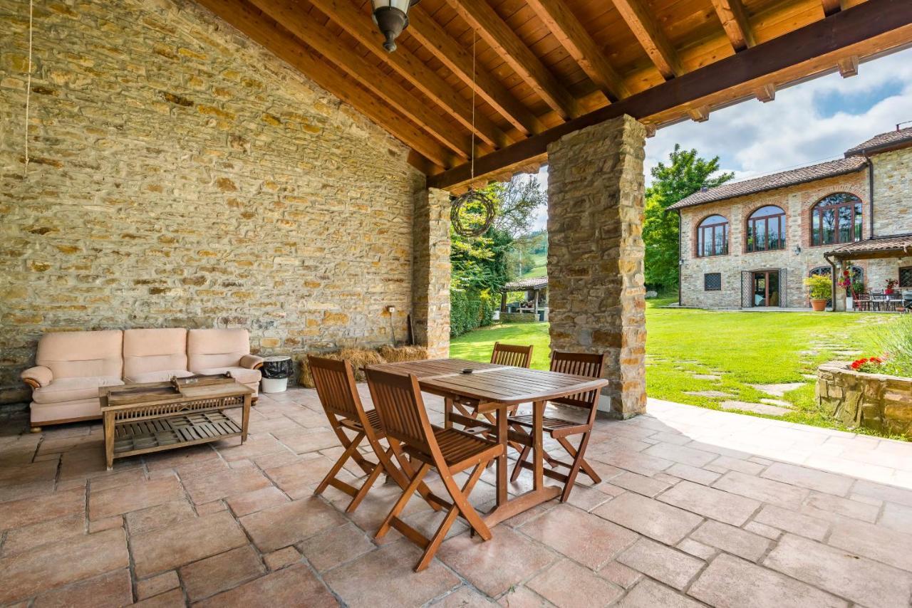 Agriturismo Il Salice Tizzano Val Parma Bagian luar foto