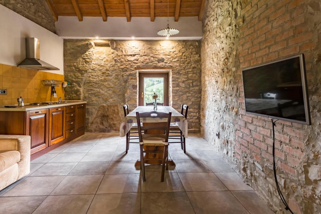 Agriturismo Il Salice Tizzano Val Parma Bagian luar foto