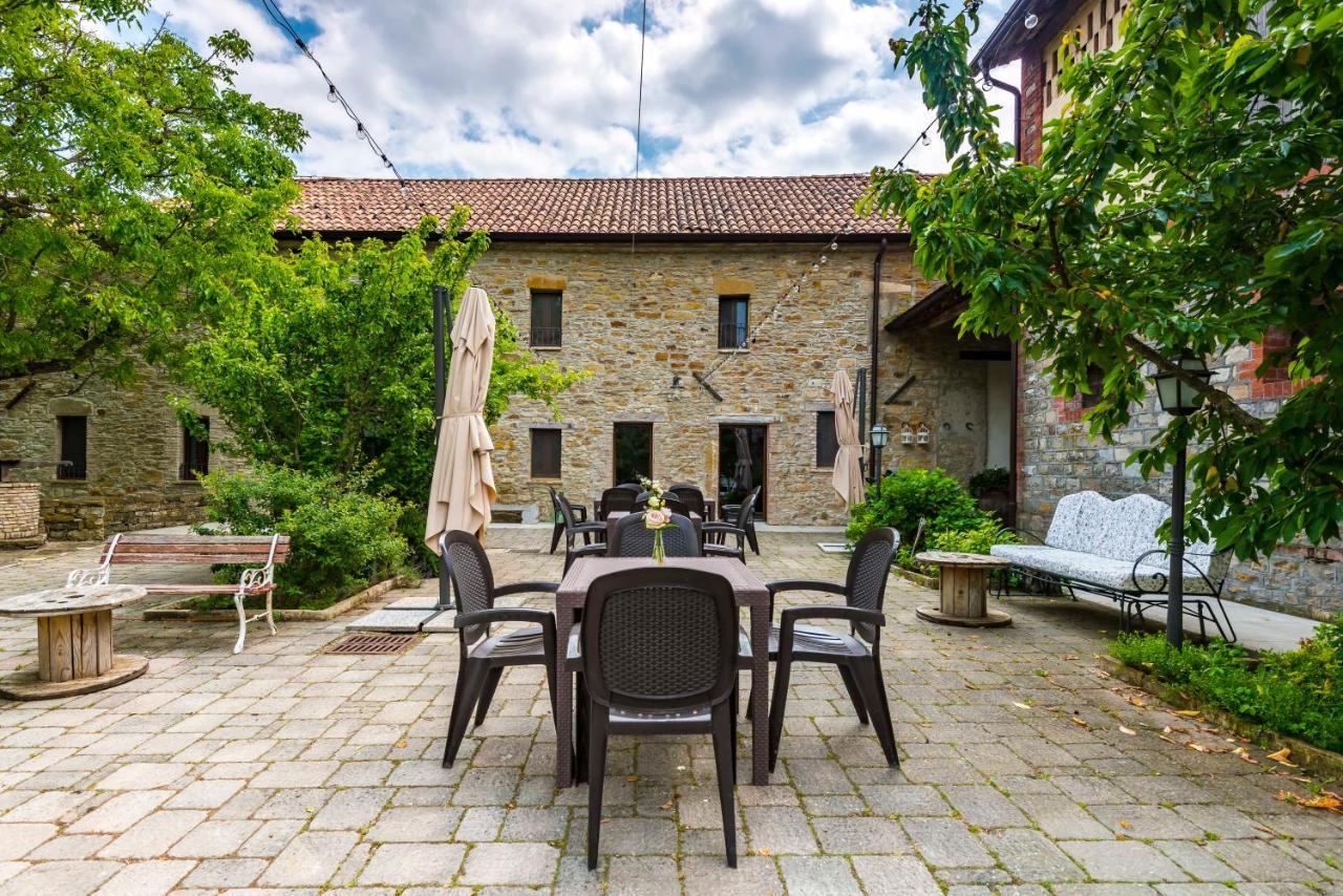 Agriturismo Il Salice Tizzano Val Parma Bagian luar foto