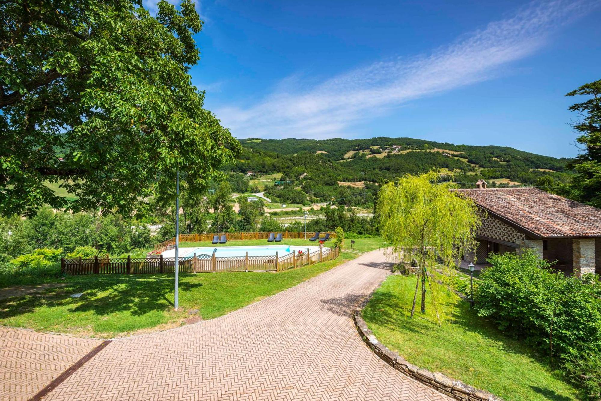 Agriturismo Il Salice Tizzano Val Parma Bagian luar foto